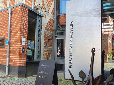  Backsteingebäude des Elbschifffahrtmuseum