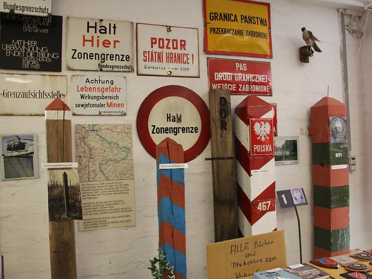  Grenzschilder aus Zeiten der deutsch-deutschen Grenze